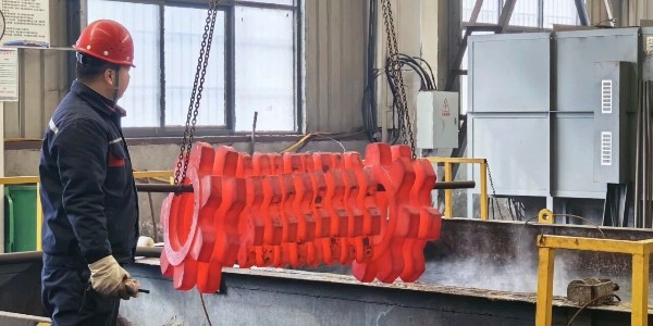 鏈輪體熱處理，強(qiáng)韌兼?zhèn)洌鼓o(wú)憂